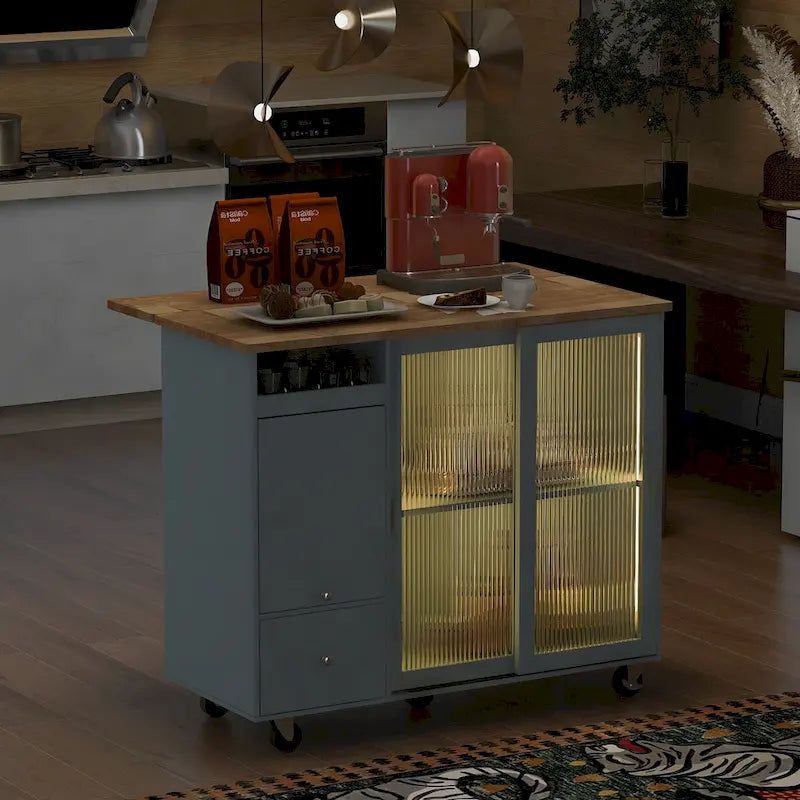 Dessin d'îlot de cuisine avec surface à abattant, éclairage LED, portes en verre cannelé, étagère réglable et deux tiroirs